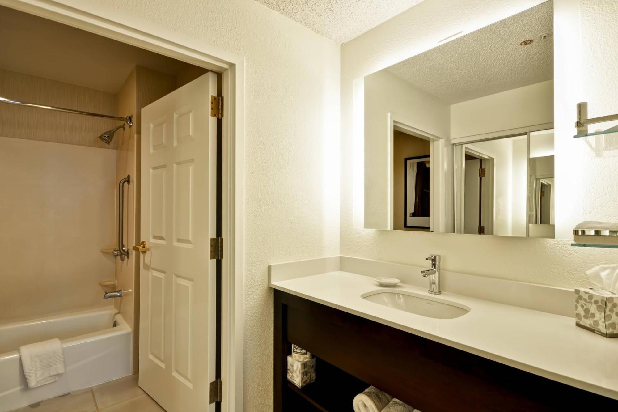 Residence Inn By Marriott Jacksonville Airport Exterior photo