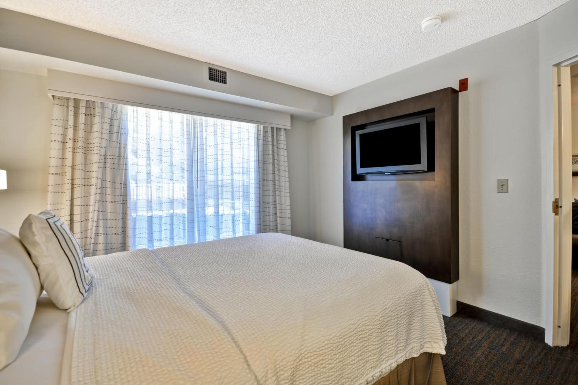 Residence Inn By Marriott Jacksonville Airport Exterior photo